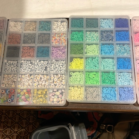 🛍️HOST PICK🛍️Unbelievable bracelet making kit NIB - Picture 3 of 6